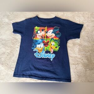 Disney tee size XS (4/5)